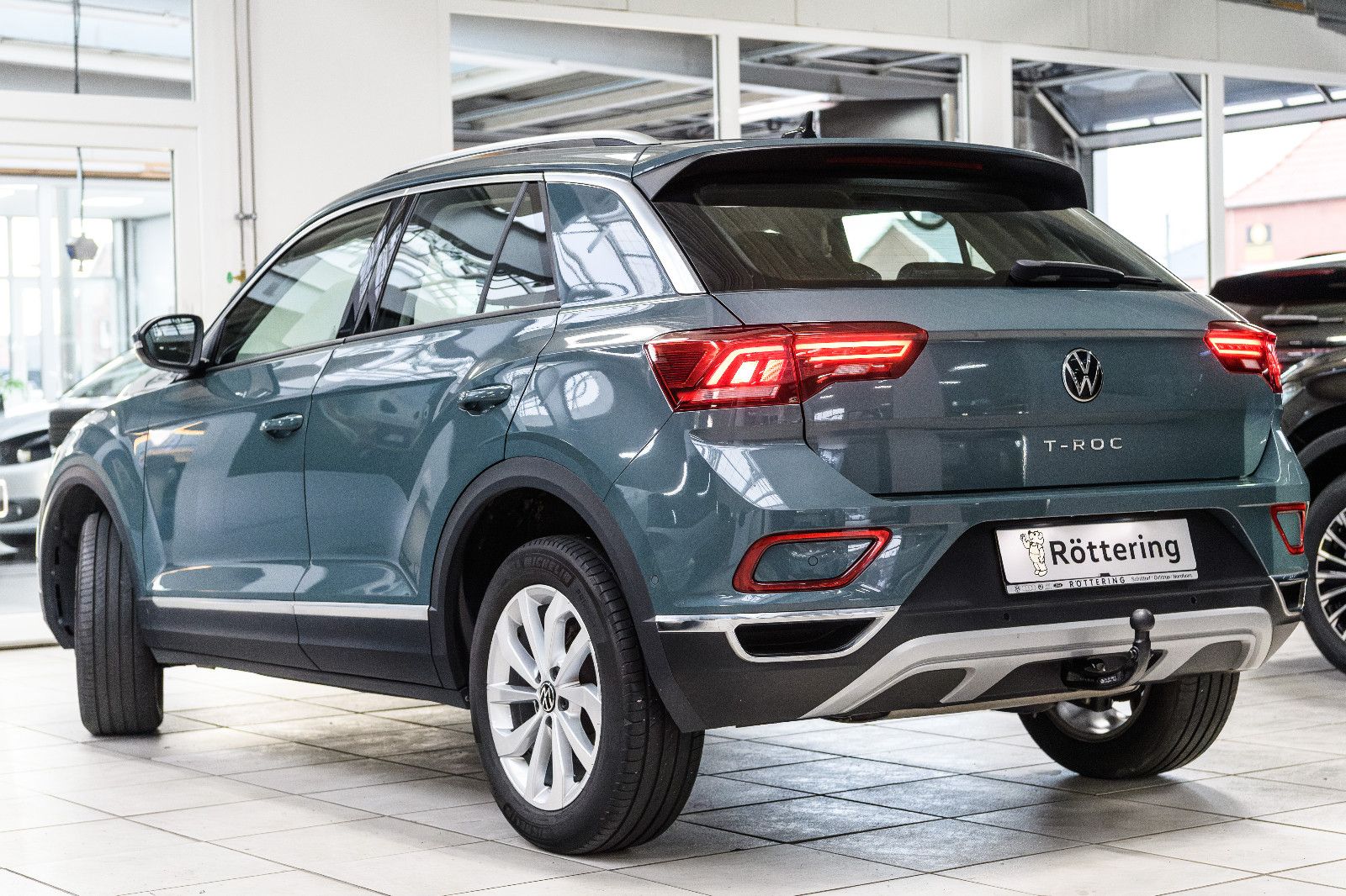 Fahrzeugabbildung Volkswagen T-Roc Style 1.5 TSI DSG LED+AHK+KEYLESS+KAMERA