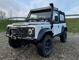 Land Rover Defender V8 - Land Rover Defender mit Benzin-Antrieb