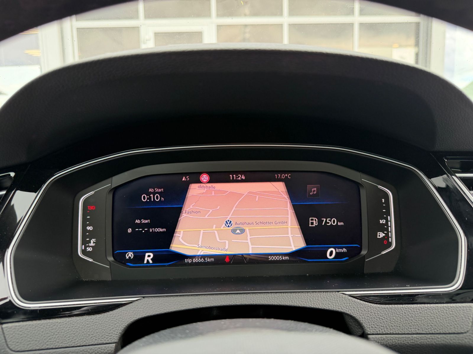 Fahrzeugabbildung Volkswagen Passat Business/AHK/Pano/LED/R-Cam/CarPlay/NAVI