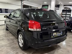 Fahrzeugabbildung Opel Signum 1.9 CDTI Edition / Automatik Xenon Tempom
