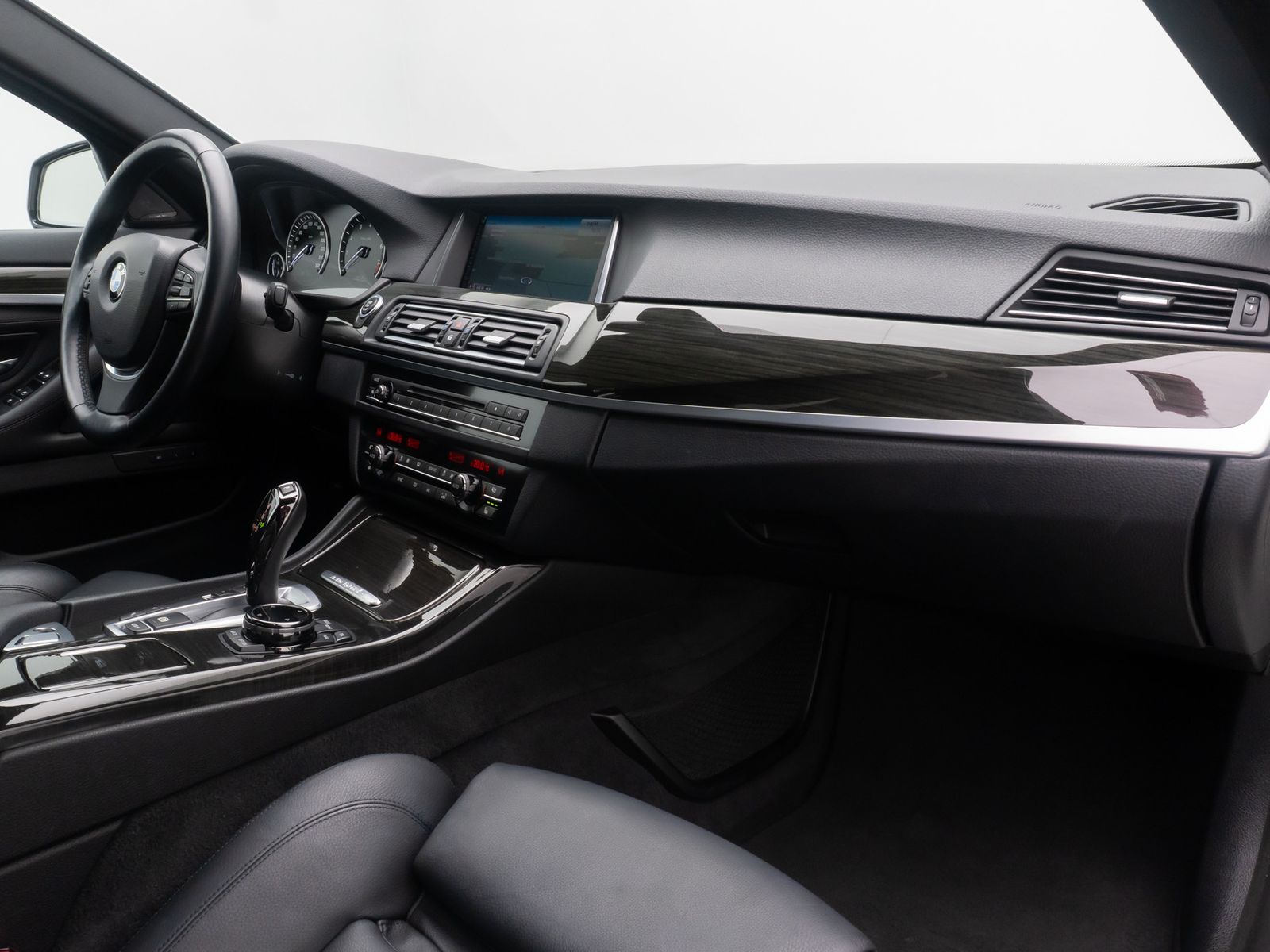 Fahrzeugabbildung BMW 535i Activehybrid5 HUD DAB H/K 360&deg;Sport SoftCl