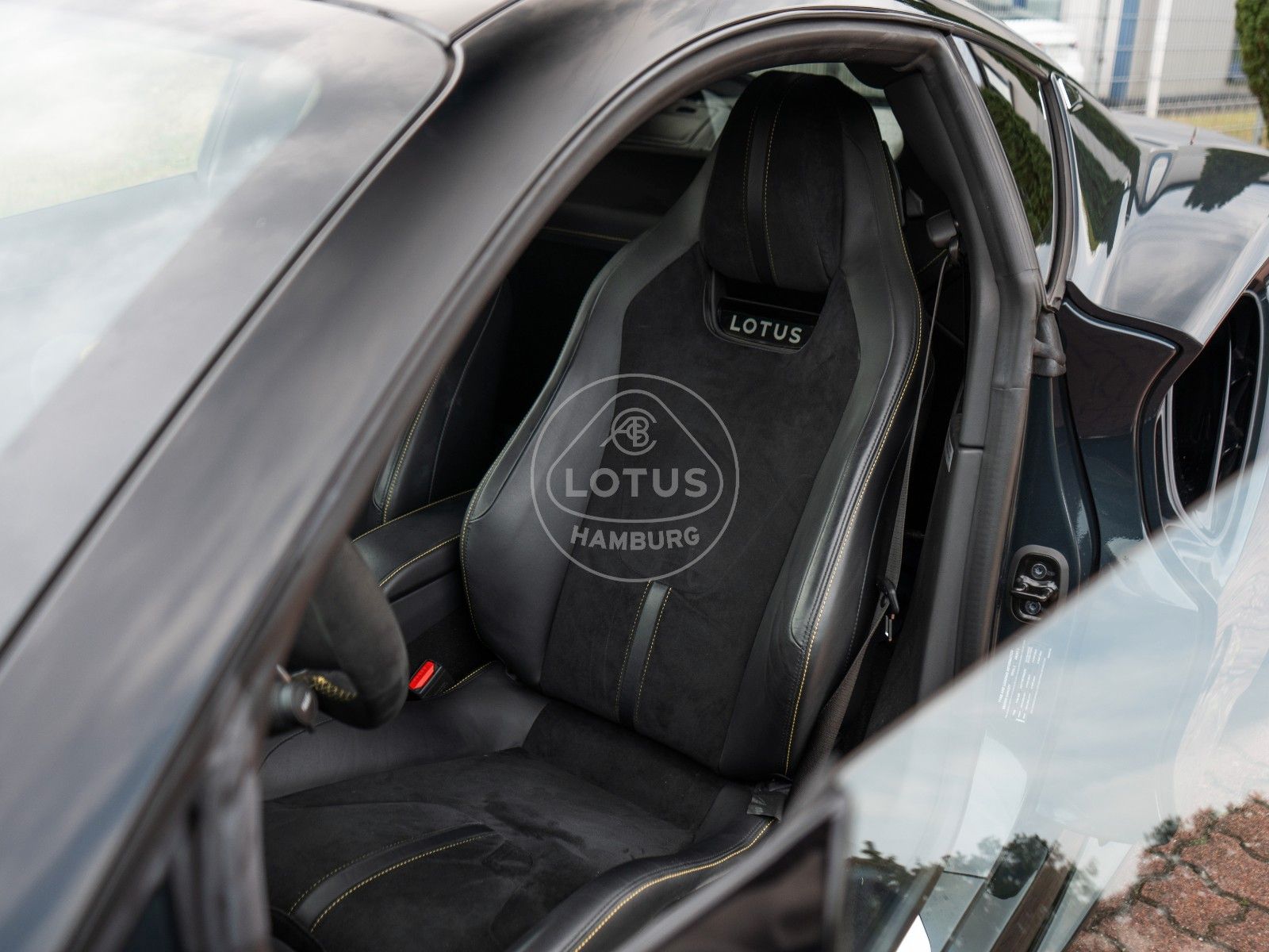 Fahrzeugabbildung Lotus Emira V6 First Edition in Shadow Grey *Automatik