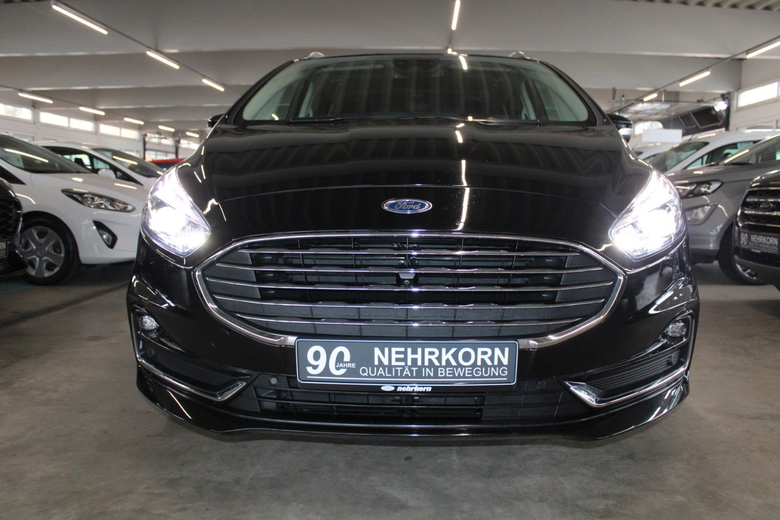 Fahrzeugabbildung Ford S-Max Titanium Automatik 7-Sitze AHK ACC CAM LED