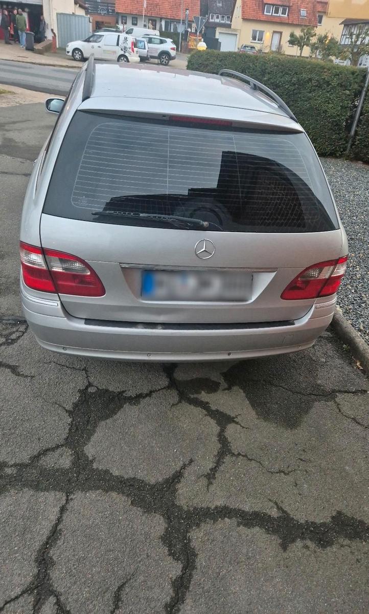 Mercedes-Benz E320 2004 — rear view