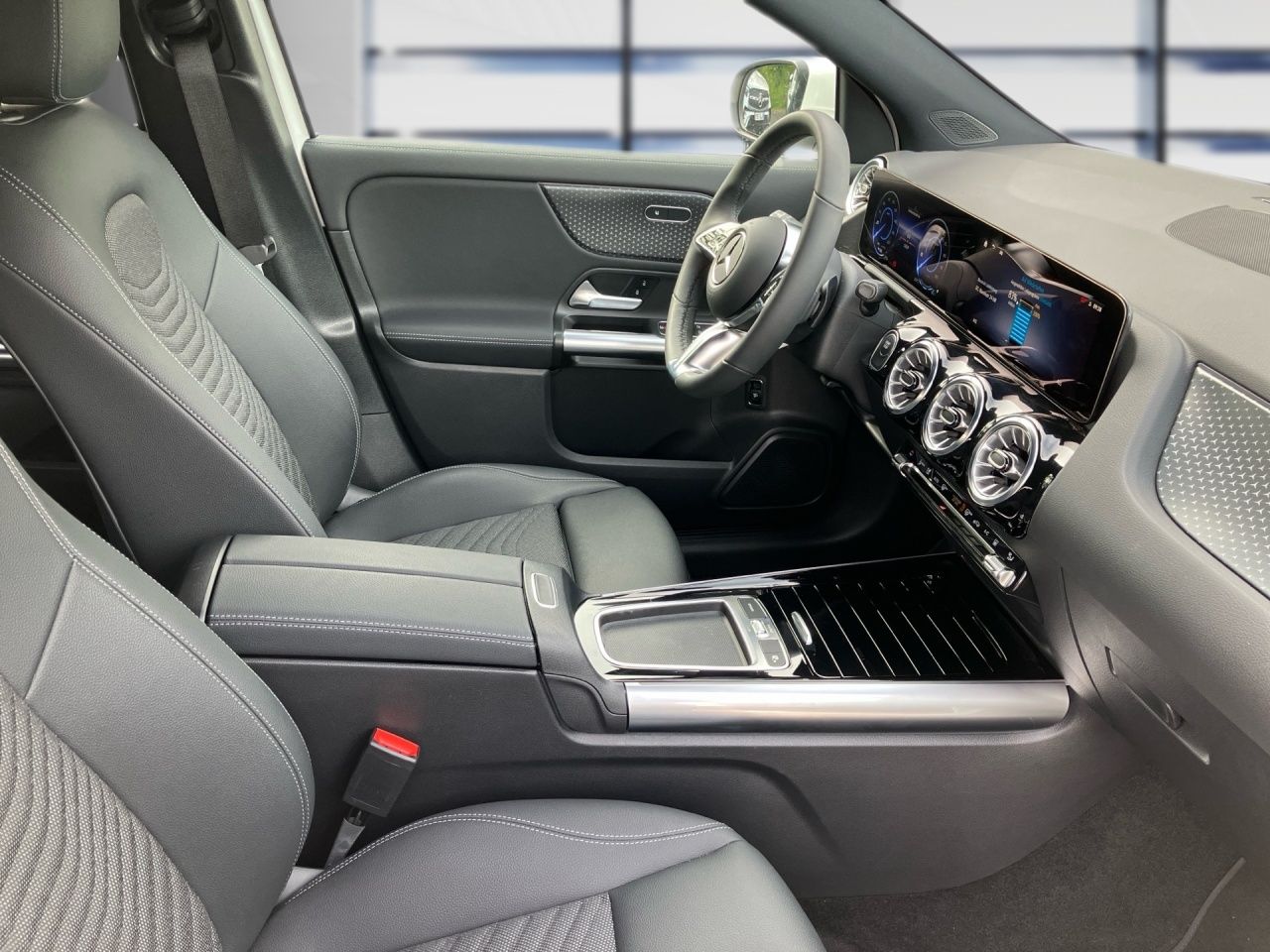 Fahrzeugabbildung Mercedes-Benz EQA 250+ BONUS+PROGR+360°+VERKZ.ASS+CARPLAY+LED+