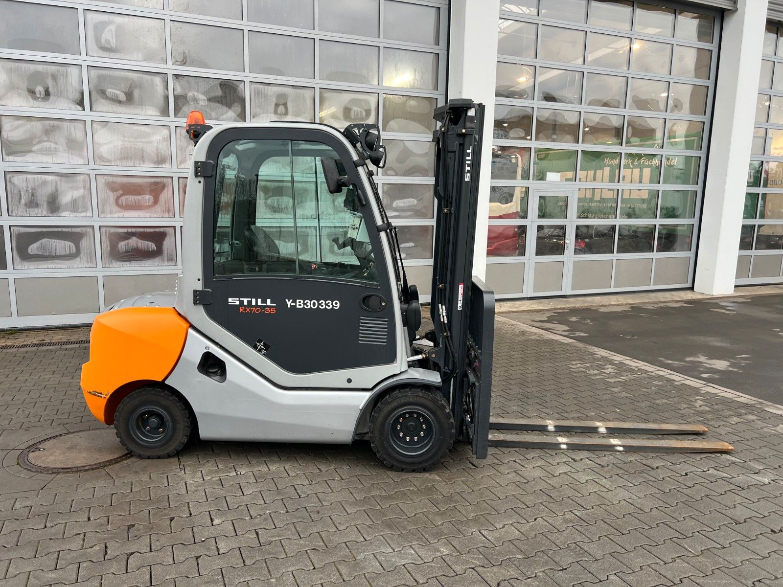 Fahrzeugabbildung Still RX70-35 / Triplex: 4.80m / nur 325h / SS / Waage