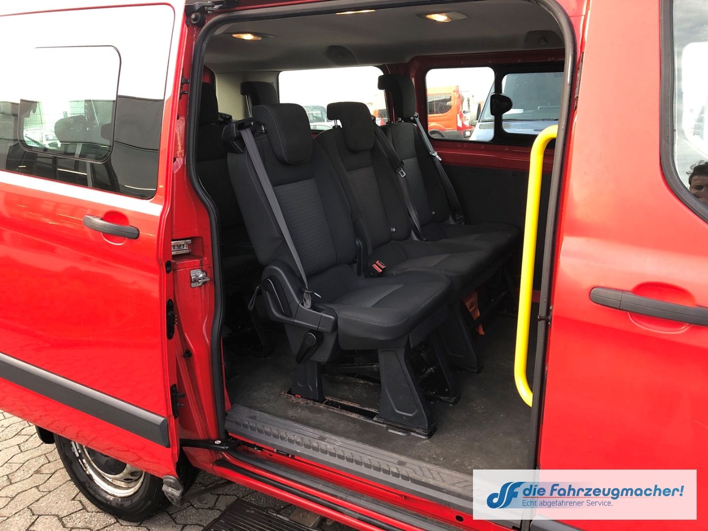 Fahrzeugabbildung Ford Transit Custom Kombi 300 L1 2.2 TDCi*6023