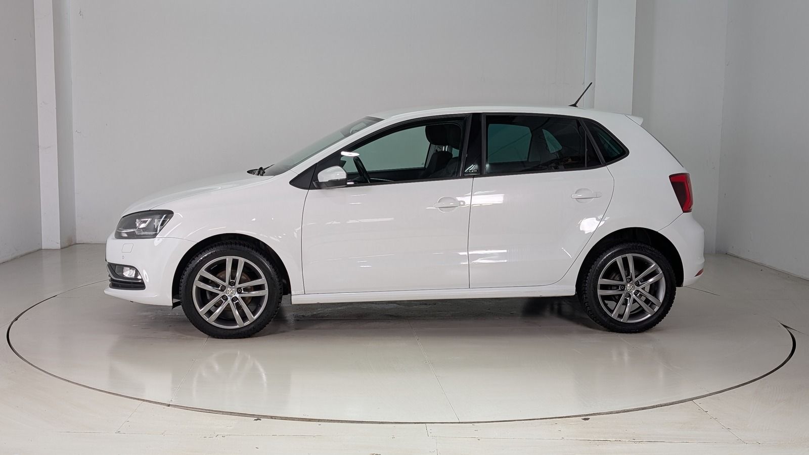 Fahrzeugabbildung Volkswagen Polo V 1.0 TSI * SHZ * LED * PDC Allstar