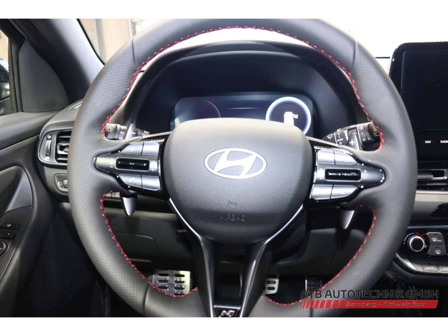 Fahrzeugabbildung Hyundai i30 N Line 5-Türer MY25 1.5 T-GDI 140 PS 48V 7-D