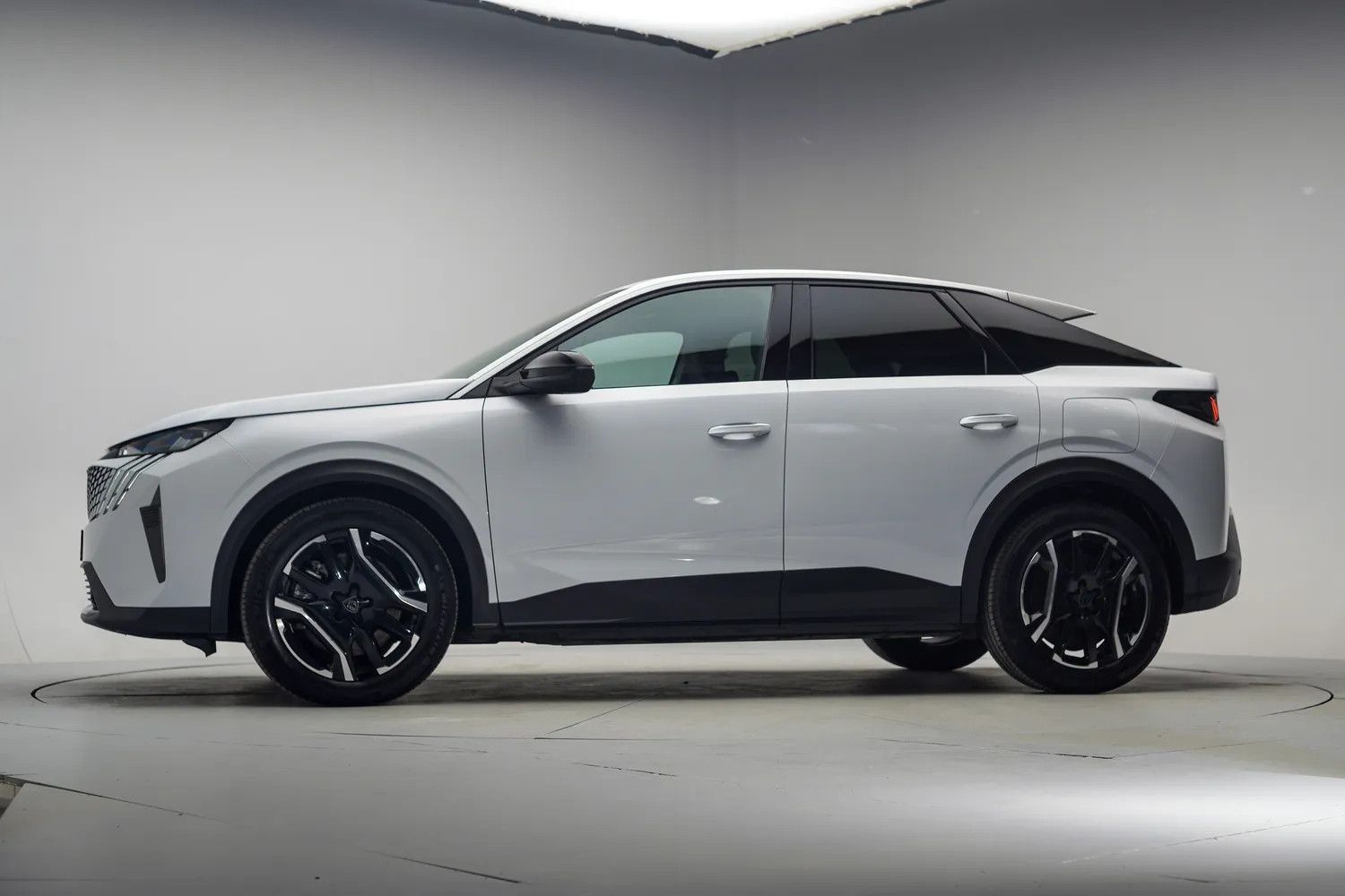 Peugeot e-3008 Allure Avantage 210 73 kWh [ Navi Apple/A imagem 2