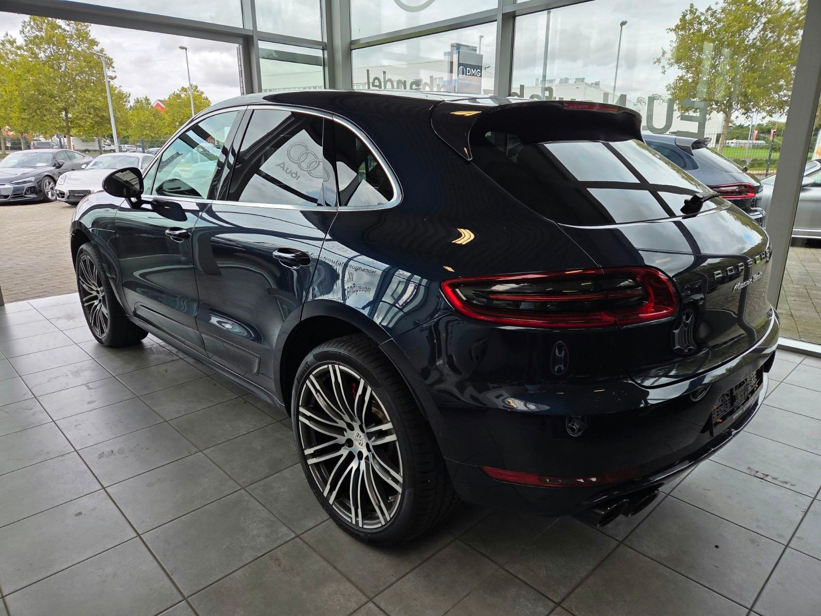 Fahrzeugabbildung Porsche Macan Turbo/Vollaustattung/erst 47000km/1-HD