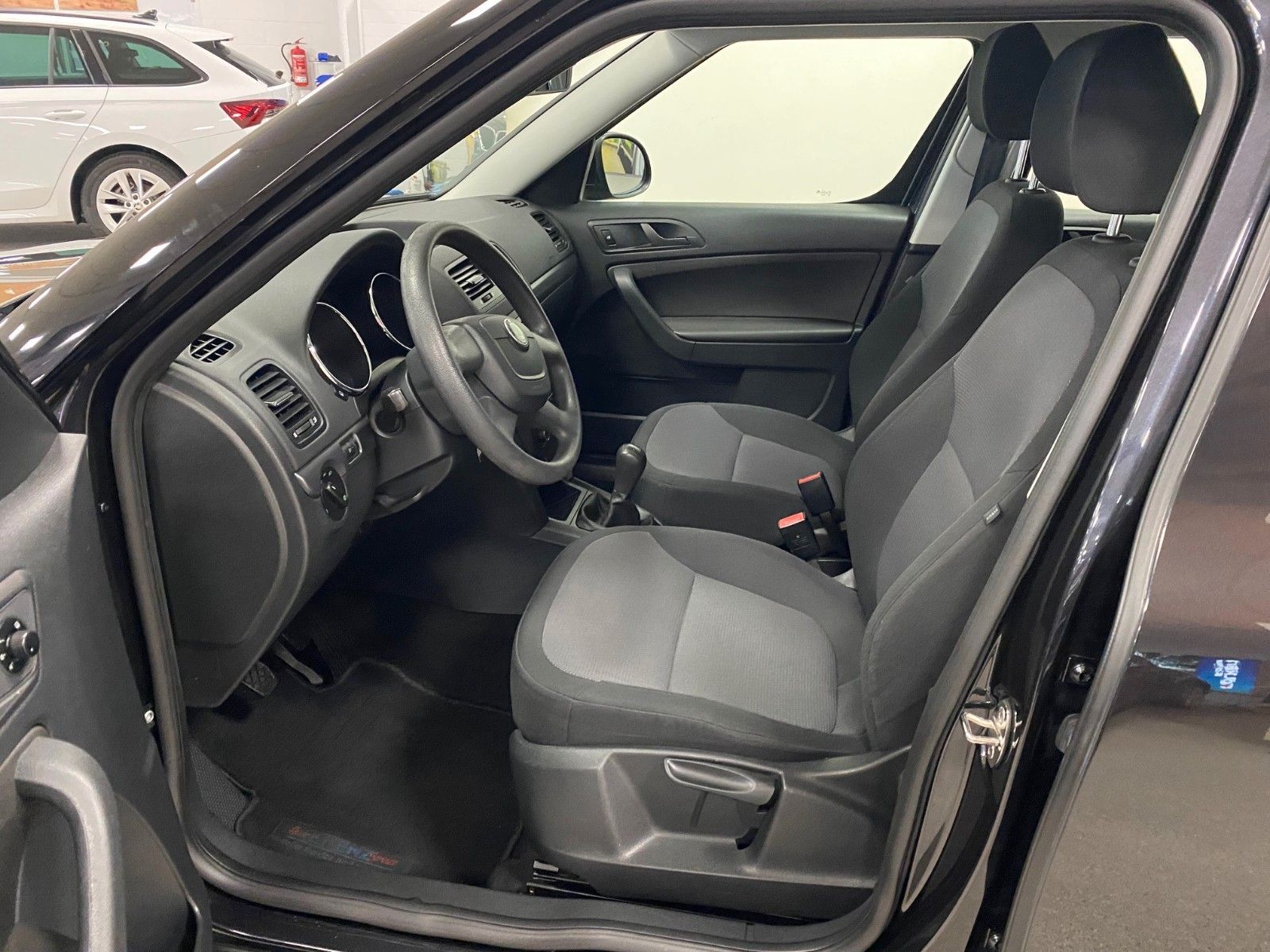 Fahrzeugabbildung SKODA Yeti 1.4 TSI+ACTIVE+KLIMA+ALLWETTER+GARANTIE+BC+