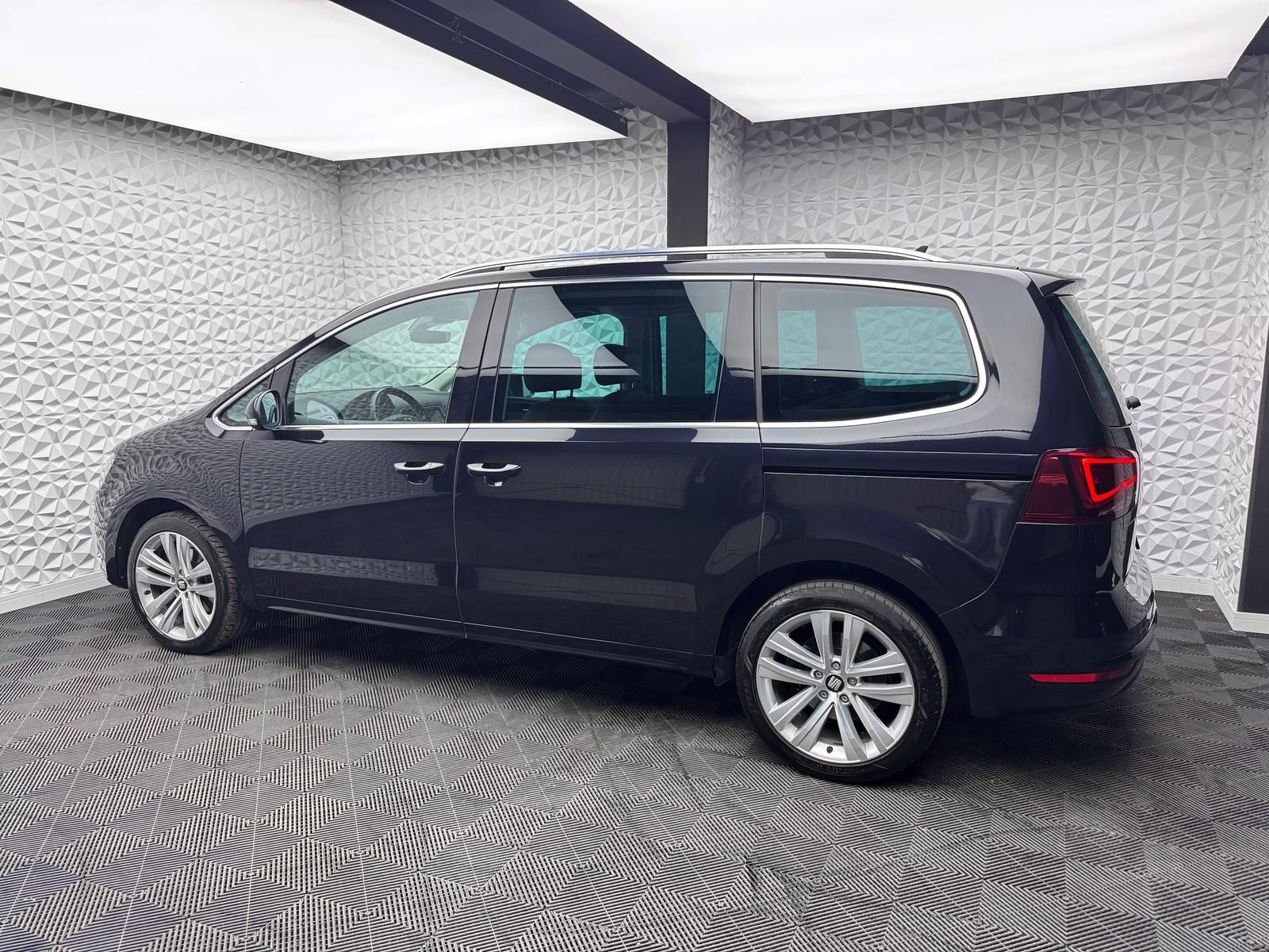 Fahrzeugabbildung SEAT 2.0 TDI*4DRIVE*7-SITZ*DCC*E-ST*STHZG*MASSAGE*AHK