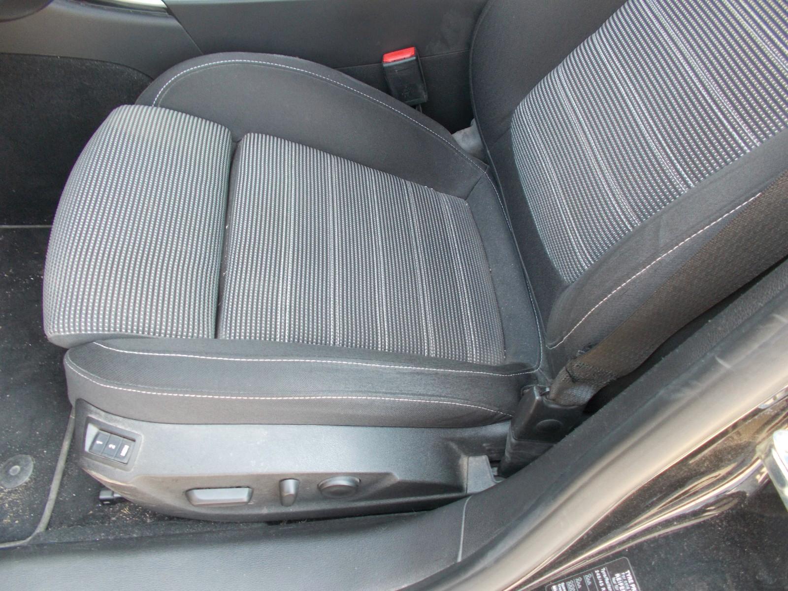 Opel Insignia 2011 — photo 18
