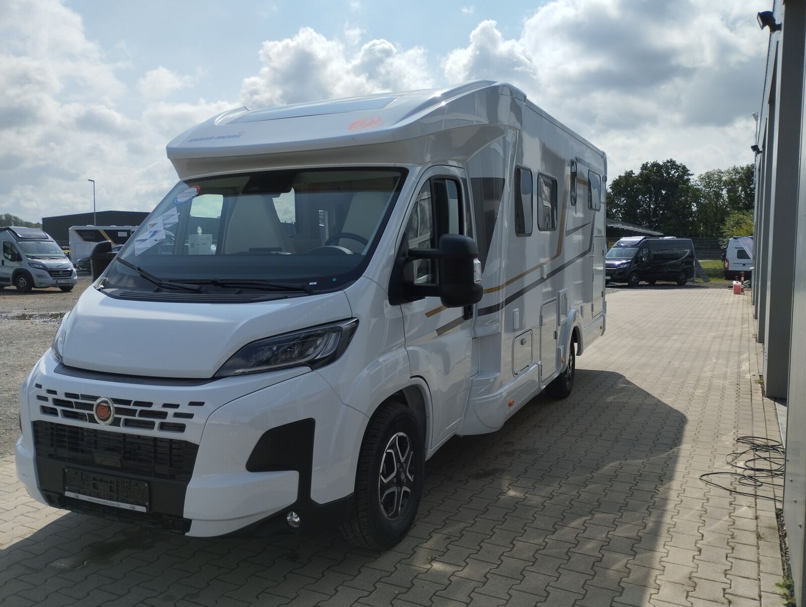 Fahrzeugabbildung Eura Mobil Profila T PT 720 EF MondialPakete 180PSAutomatik