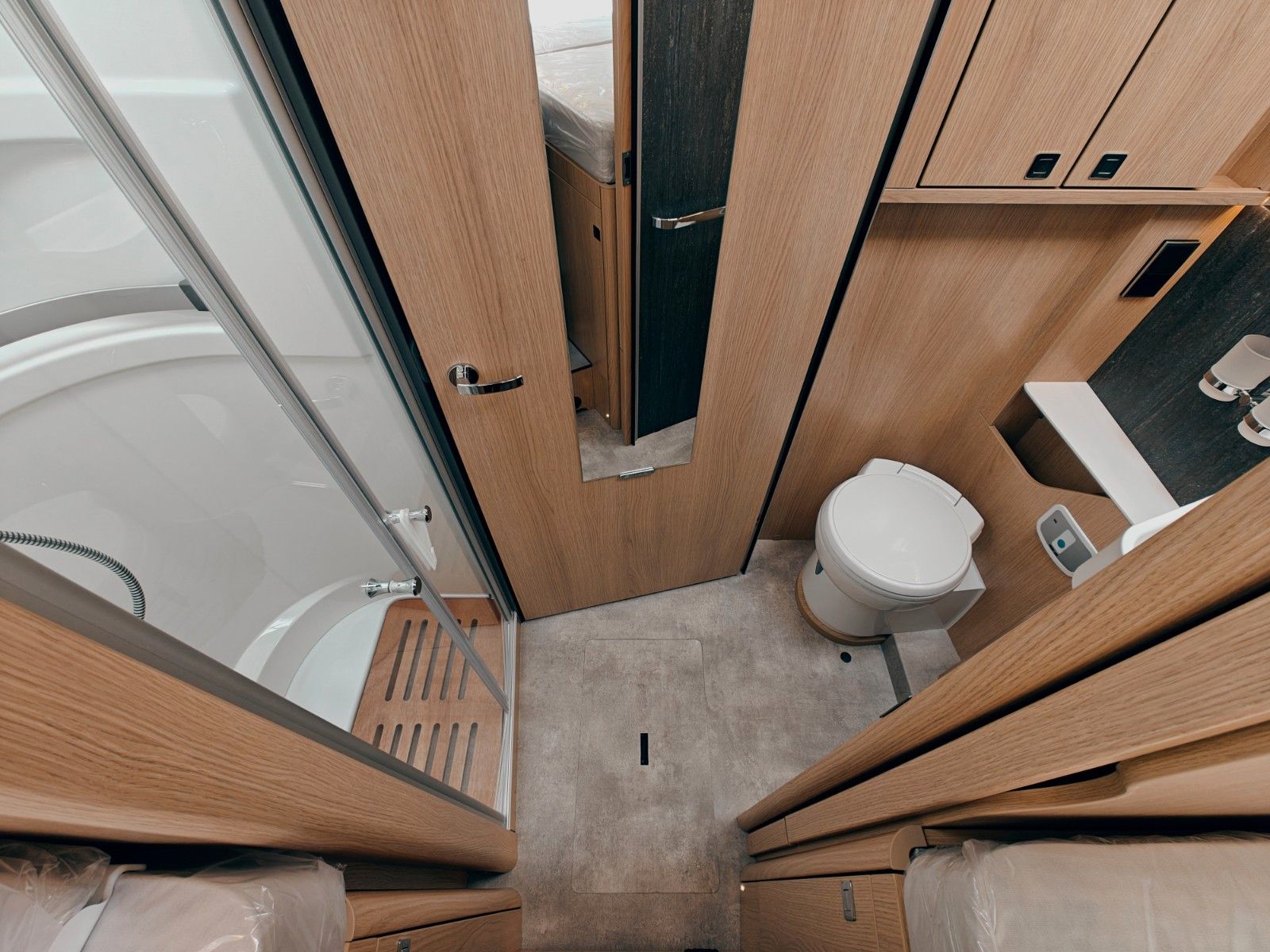 Fahrzeugabbildung HYMER / ERIBA / HYMERCAR B - KLASSE ML T 780 BLACKLINE