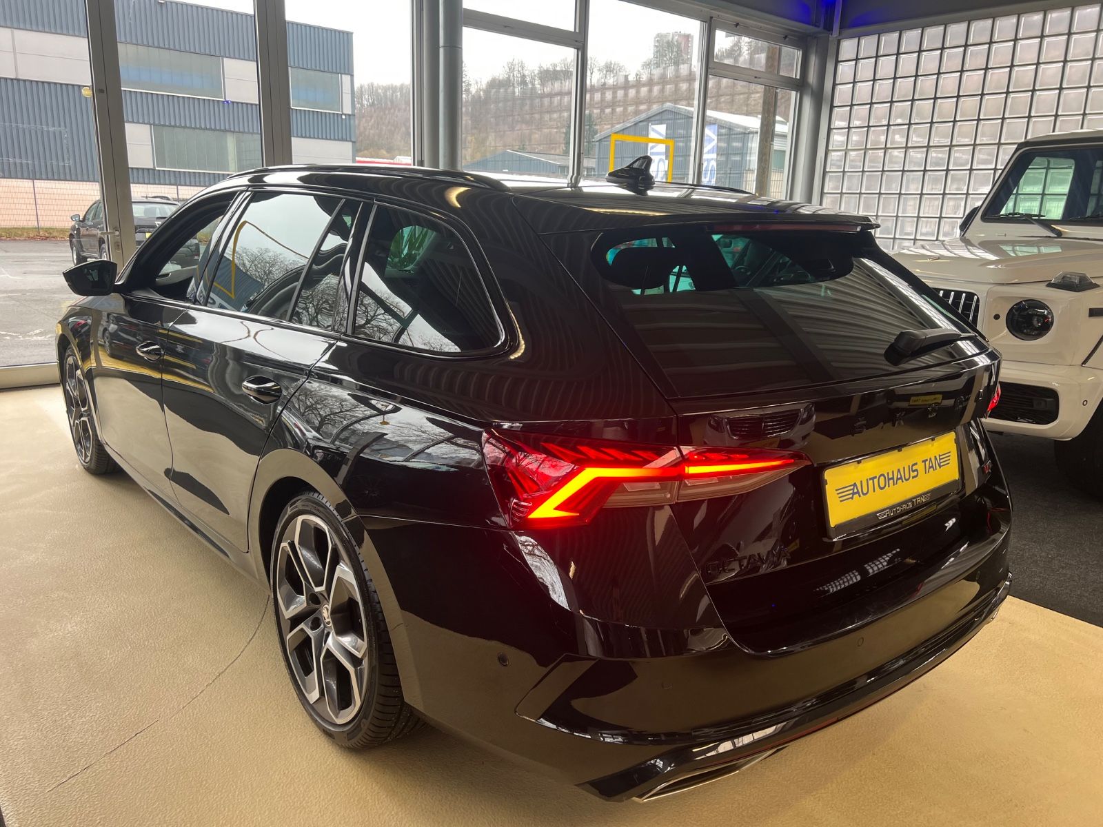 Fahrzeugabbildung SKODA Octavia Combi RS *HEAD*ACC*KAMERA*LED*VIRTUAL*