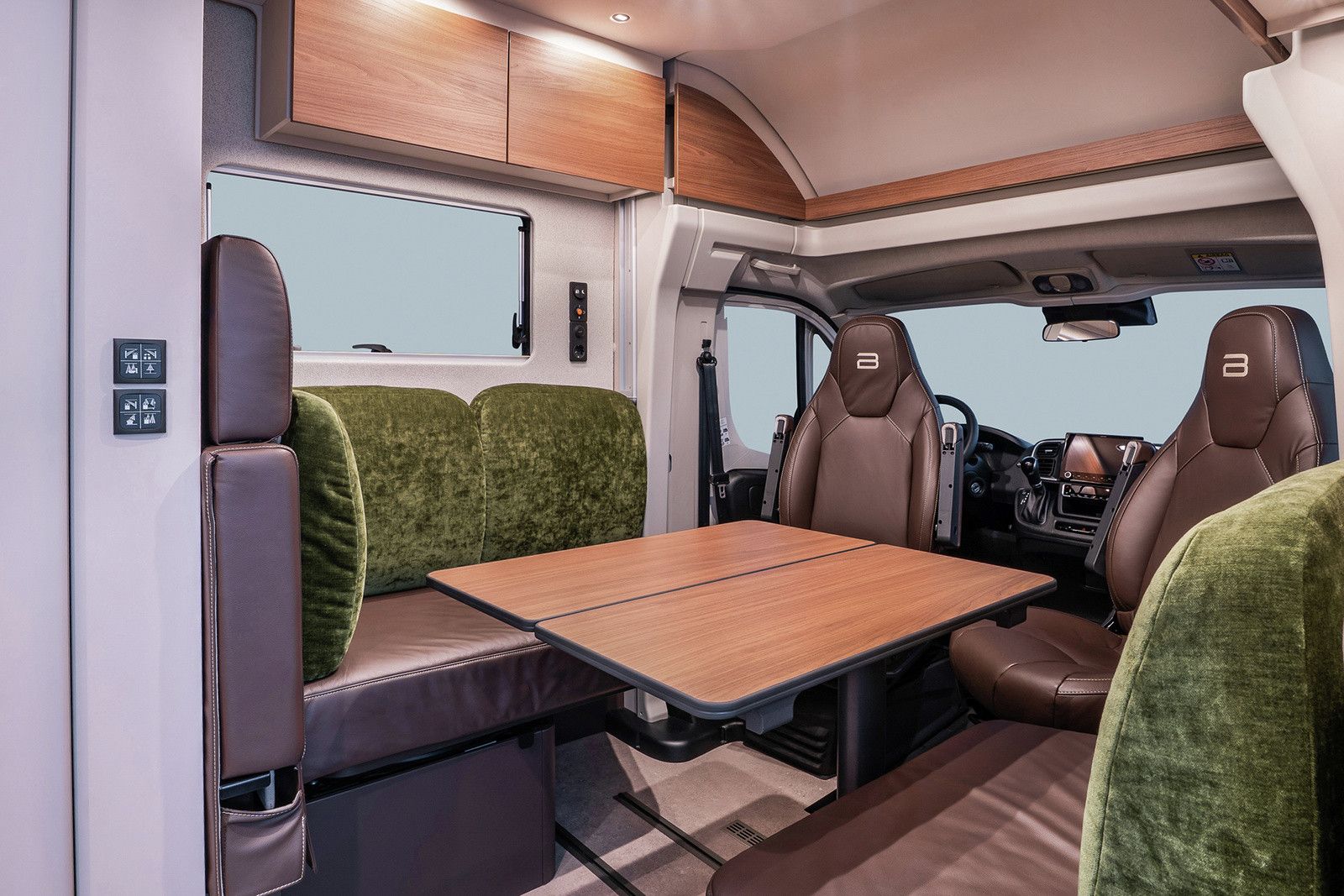 Fahrzeugabbildung Bürstner Signature SFT 7.1 - AHK - AUTOMATIK