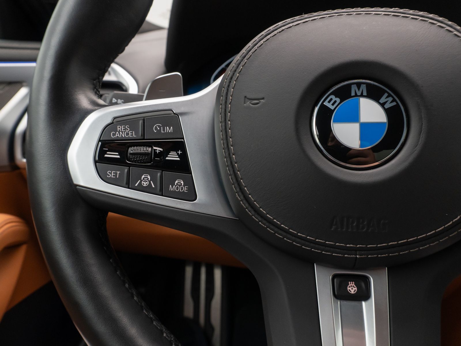 Fahrzeugabbildung BMW 840d xD M Sport Kamera HUD SoftCL DisplKey 20"