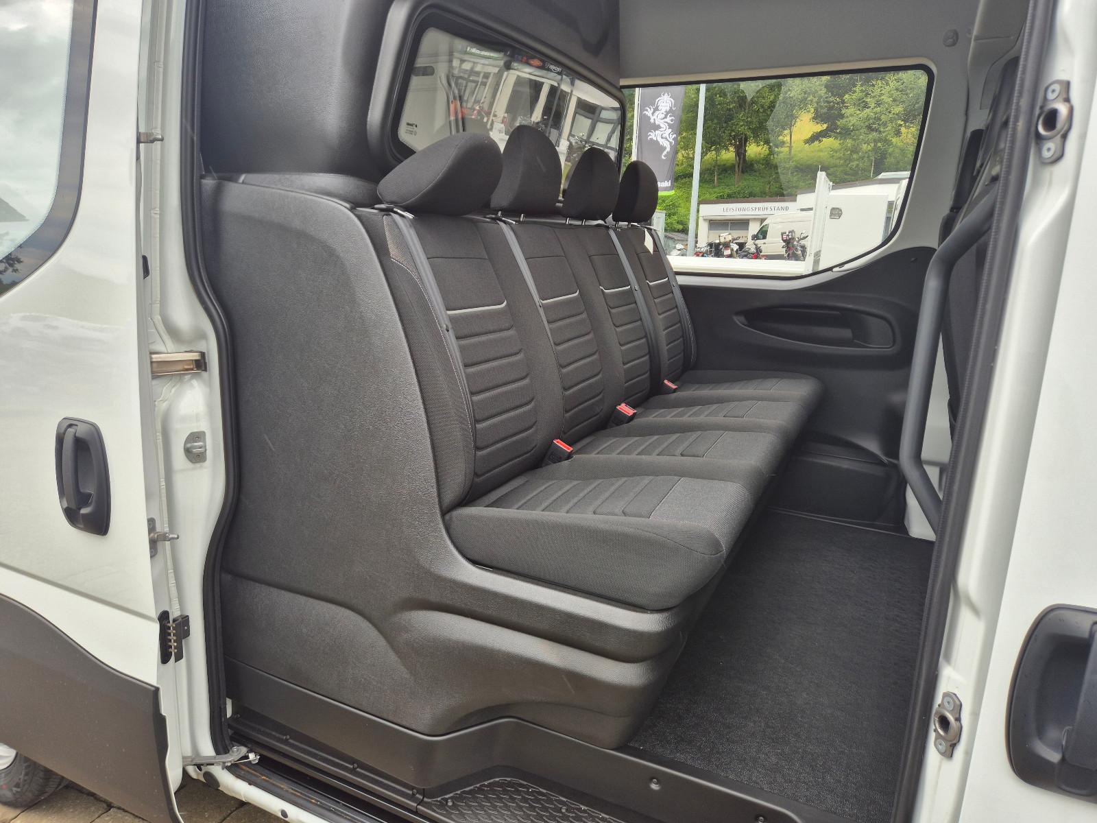Iveco DAILY 35S14 7-Sitzer DOKA