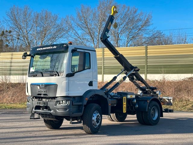 MAN TGM 18.320 4x4 Euro 6e Hyva 12-45