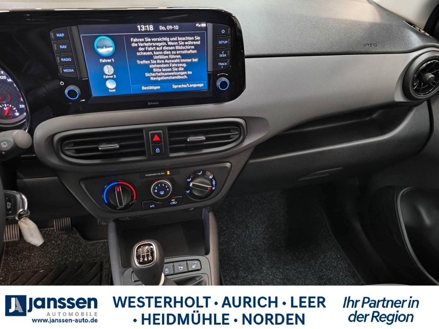 Fahrzeugabbildung Hyundai i10 Trend Navipaket, Dach-Lackierung
