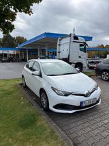 Toyota Auris Comfort 1,33-l-Dual-VVT-i S/S Comfort - Toyota Auris Gebrauchtwagen in Hamburg