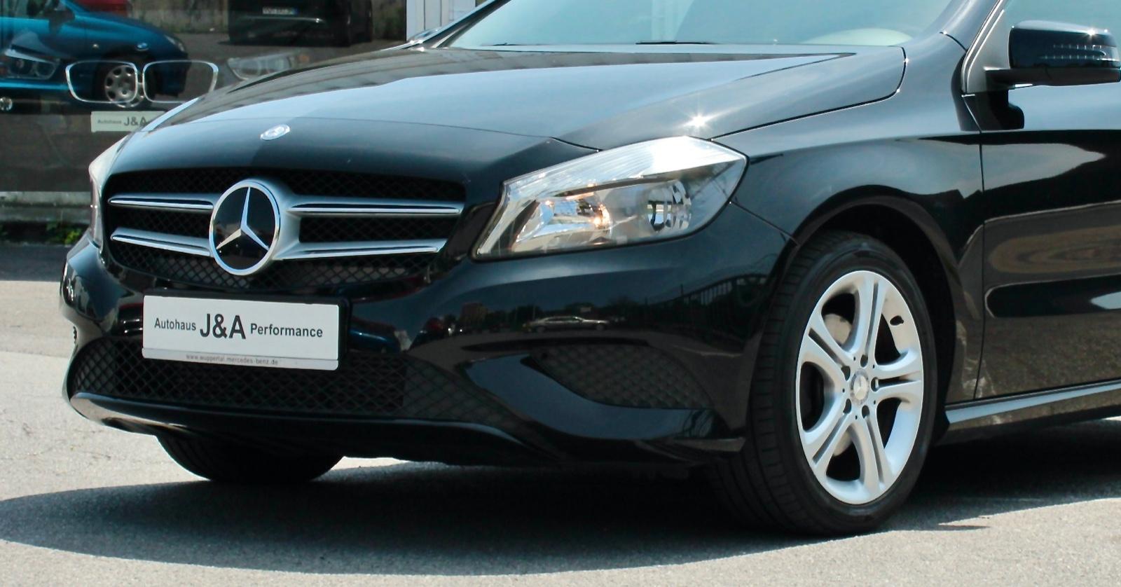 Mercedes-Benz A 180 A -Klasse A 180 BlueEfficiency/LEDER/NAVI