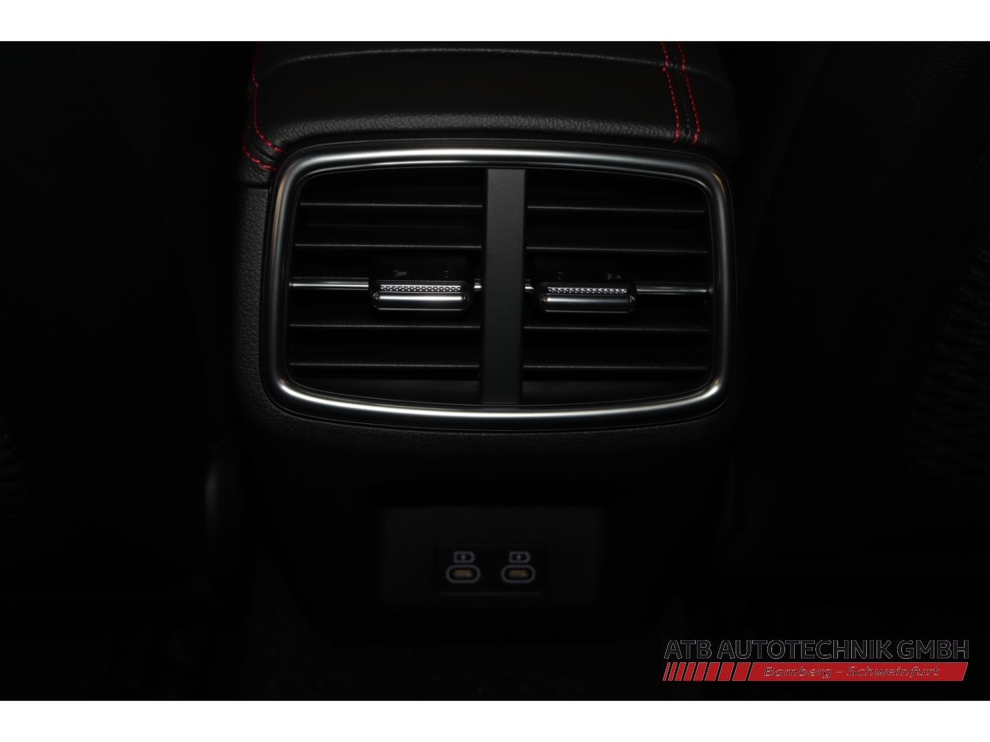 Fahrzeugabbildung Genesis G70 Shooting Brake 2.0T PLUS 4WD SPORT, Sitz, In