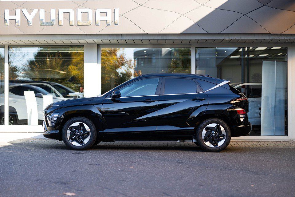 Fahrzeugabbildung Hyundai KONA Elektro 65,4kWh TREND Assi BOSE