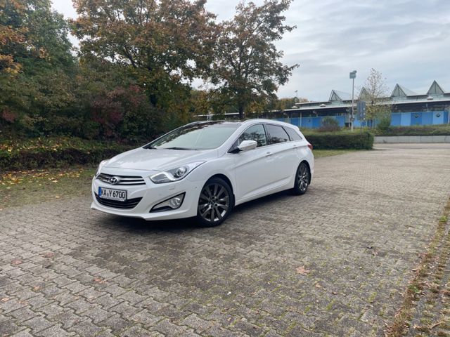 Hyundai i40 cw FIFA World Cup Edition Top Ausstattung