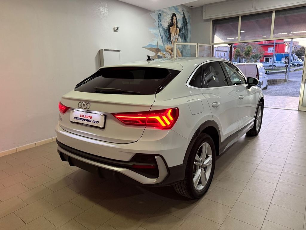 Image of Audi Q3