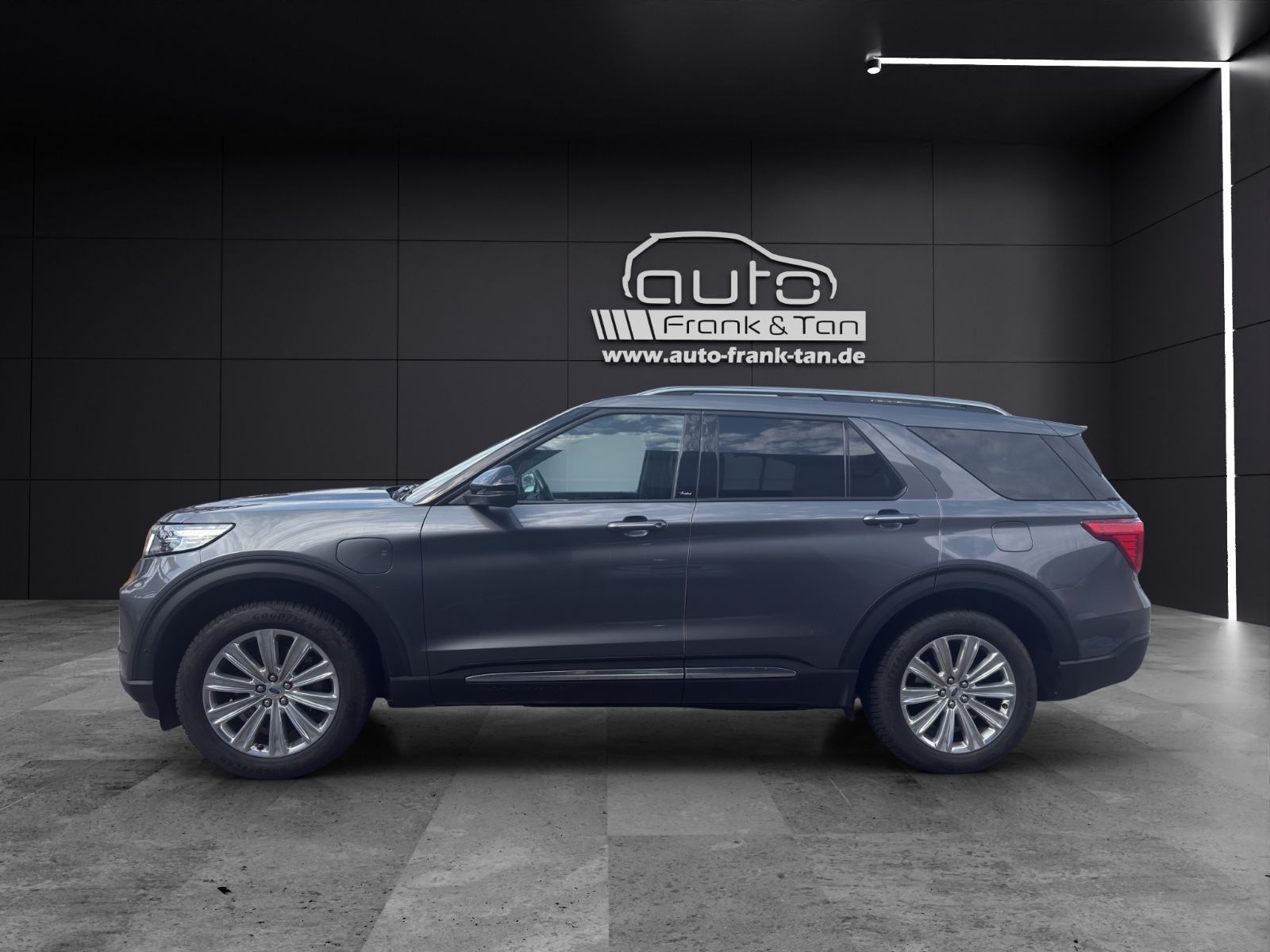 Fahrzeugabbildung Ford Explorer Platinum Plug-in-Hybrid 4x4*Pano*B&O*