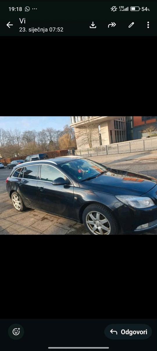 Opel Insignia 2011 — салон