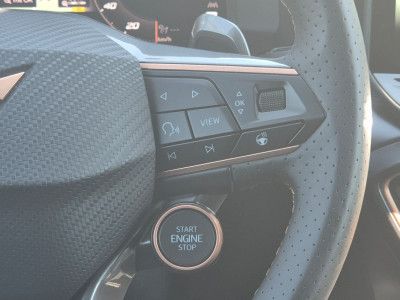 Fahrzeugabbildung CUPRA Leon 1.5 eTSI DSG AHK*DYNAMICA*EDGE*LED*5JGARAN.