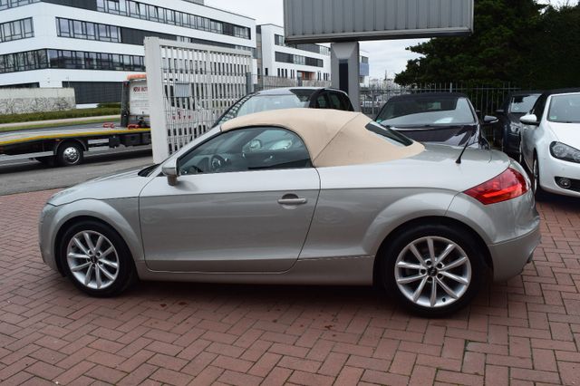 Audi TT  AUTOMATIKGETRIEBE,TÜV/AU NEU,NAVI,KLIMA,PDC