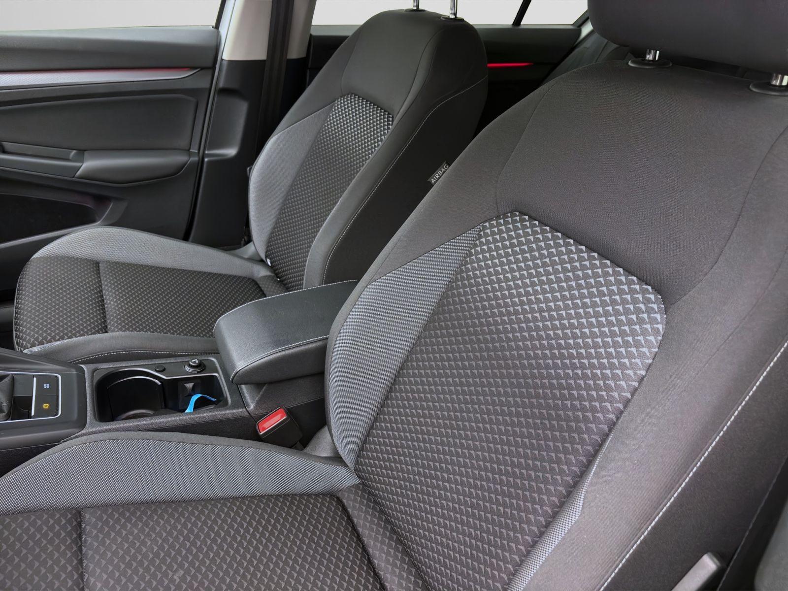 Volkswagen Golf 1.5 TSI ACTIVE STDHZG NAVI KAMERA HuD