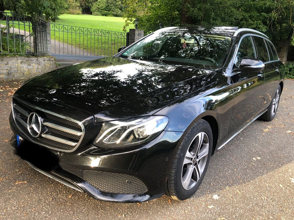 Image of Mercedes-Benz E 200