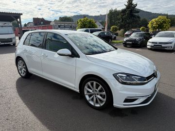 Volkswagen Golf VII Lim. Highline+LED+SHZ+Navi+Digi.Cockp.