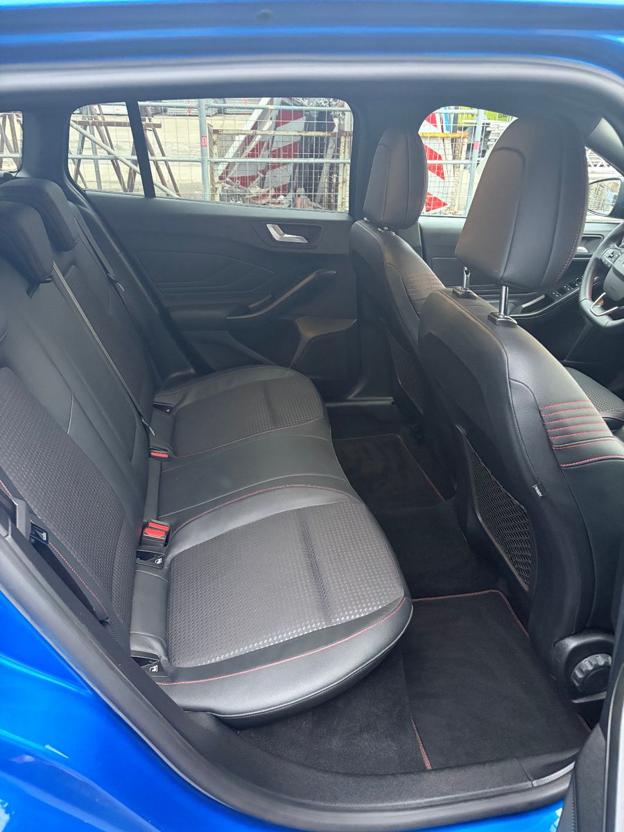 Fahrzeugabbildung Ford Focus 1,5 EcoBlue 88kW ST-Line X Turnier