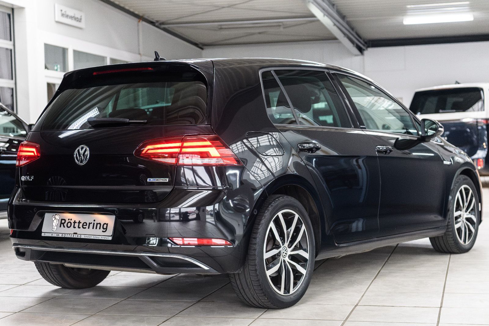 Fahrzeugabbildung Volkswagen Golf VII IQ.DRIVE +SHZ +ACC +NAVI