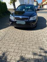 Skoda Octavia 2.0 TDI DSG RS Combi RS - Skoda Octavia aus 2011: Combi RS