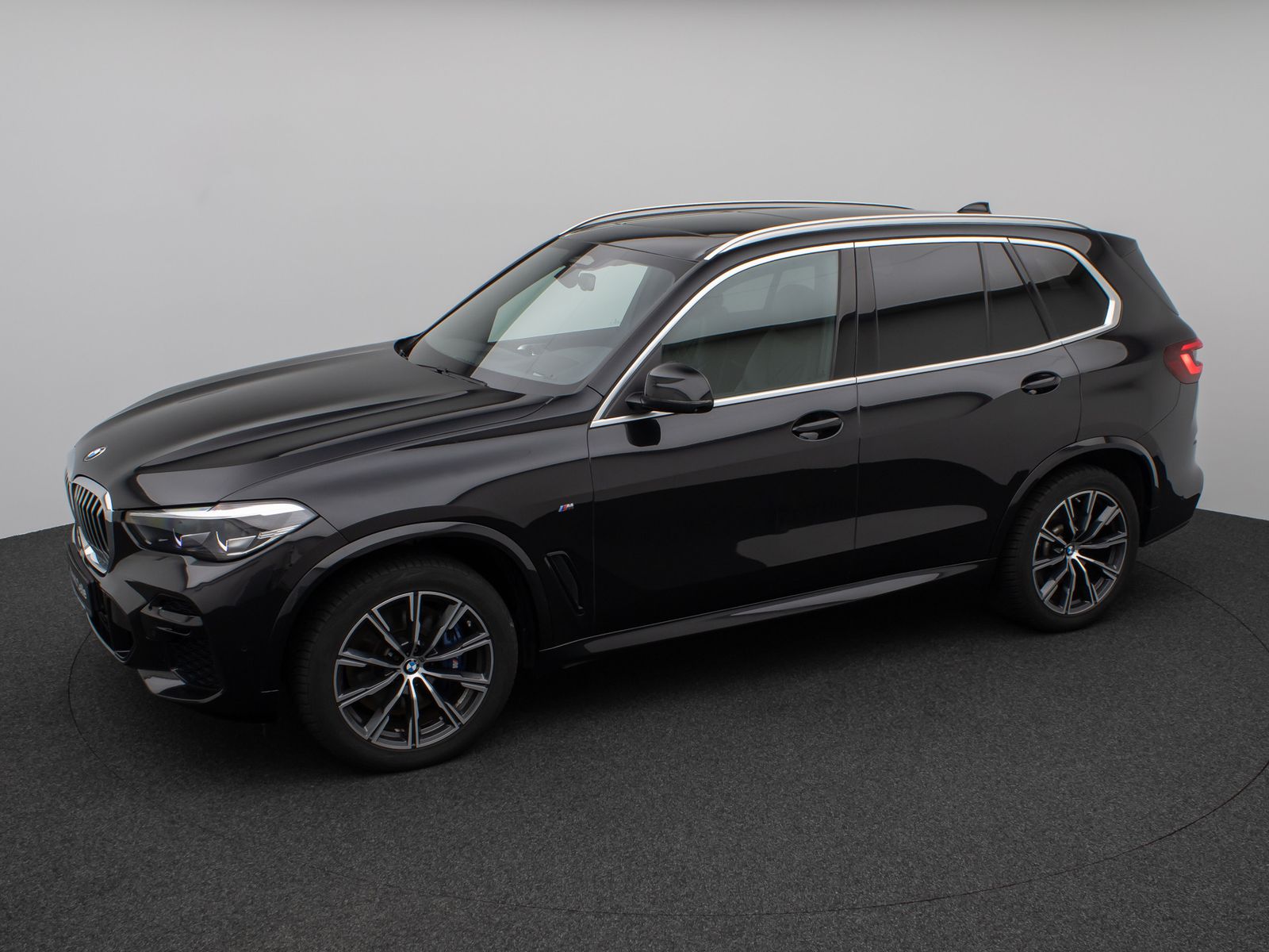 Fahrzeugabbildung BMW X5 xD40d M Sport Panorama 360° HUD DAB HiFi AHK