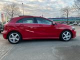 Mercedes-Benz A 180 A BlueEfficiency Xenon PDC StHz Panorama - Mercedes-Benz A-Klasse: Rot