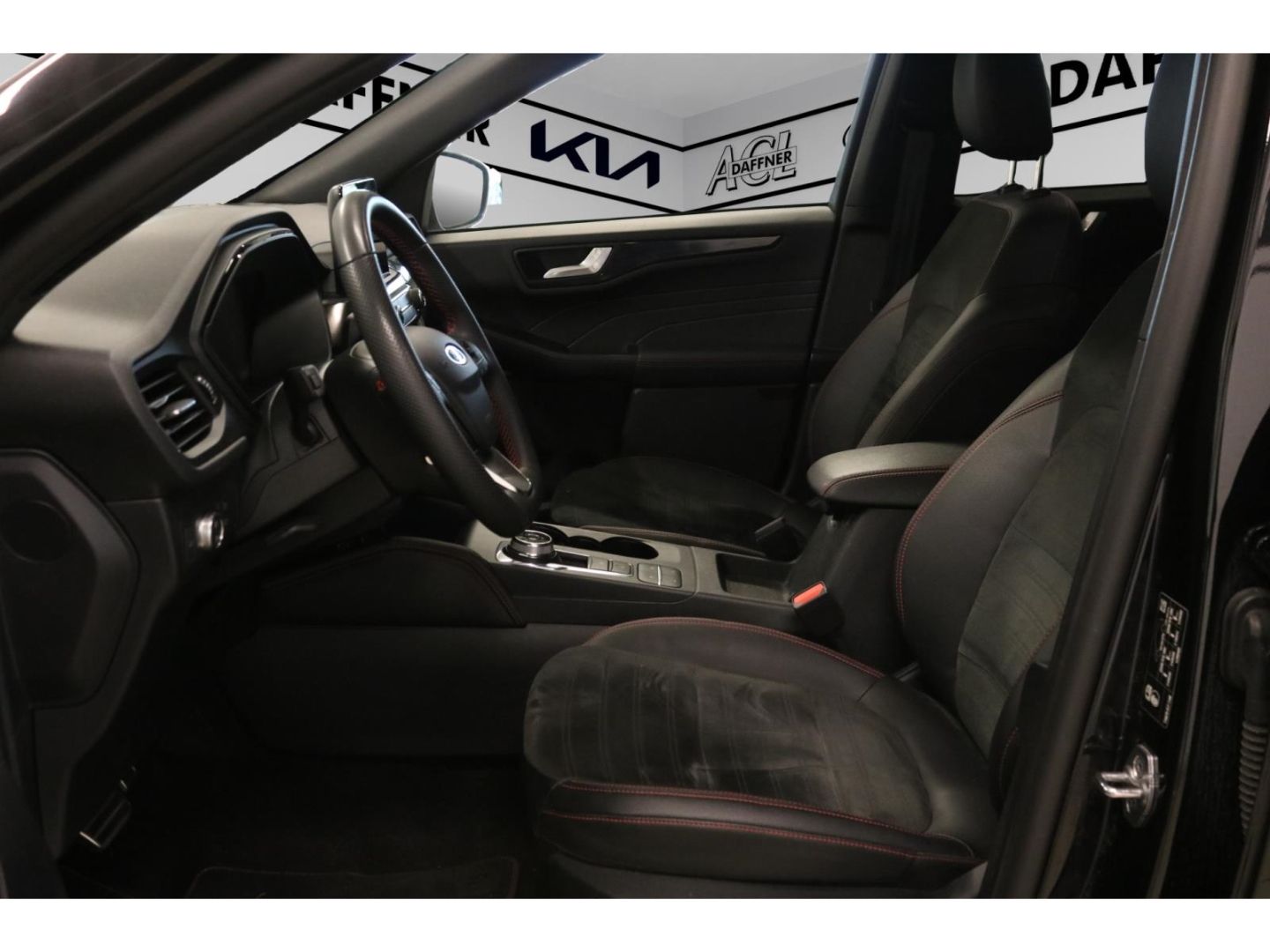 Fahrzeugabbildung Ford Kuga Hybrid ST-Line X 2.5 Duratec FHEV AWD