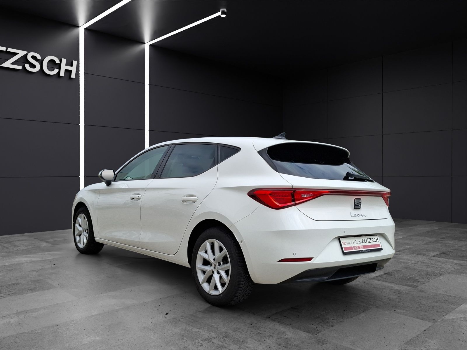 Fahrzeugabbildung SEAT Leon TSI Style LED CarPlay ACC RFK SH
