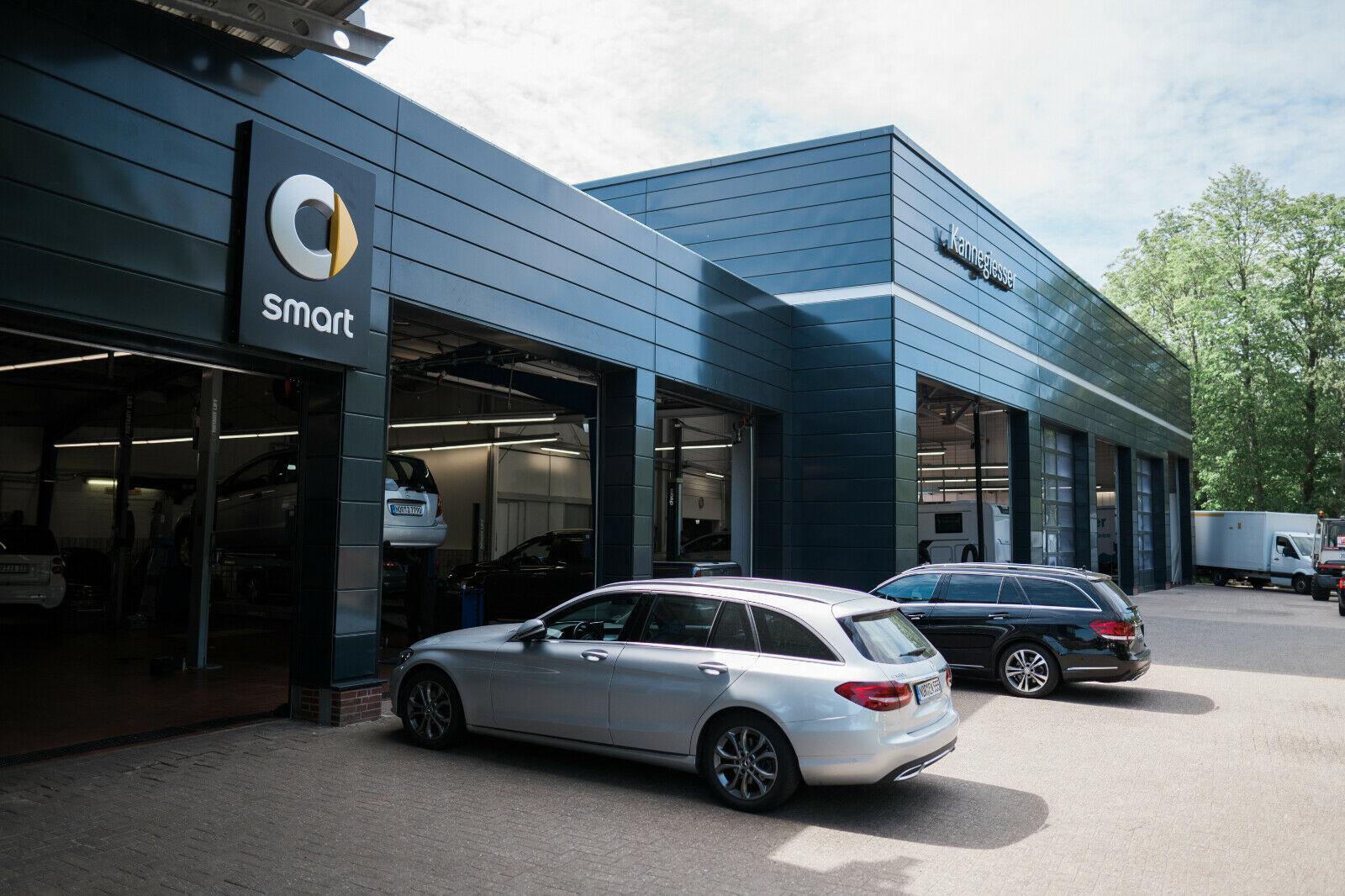 showroom-image-top