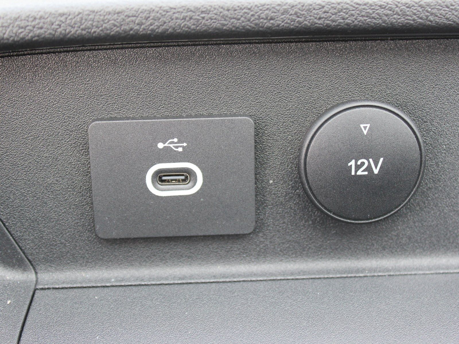 Fahrzeugabbildung Ford Transit 350 L3 Trend Rollstuhlumbau