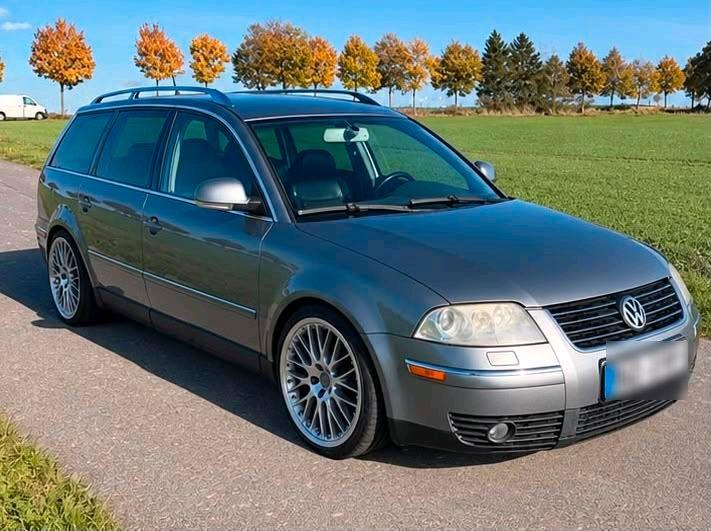 Volkswagen Passat 2004 — rear view