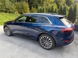 Audi e-tron 55 quattro S line,Pano,B&O,HuD,AHK,LM 21 - blaue Audi e-tron